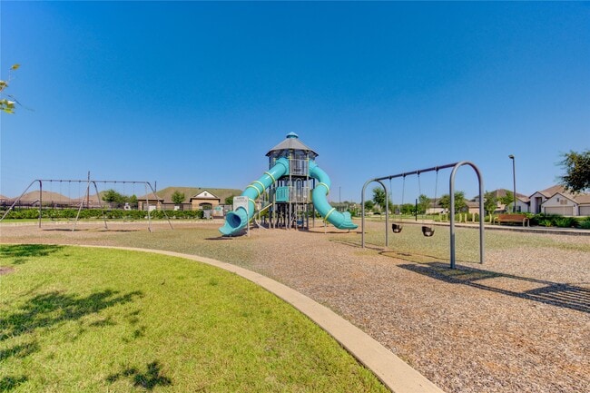 Building Photo - 5512 Canyon Bluff Ln