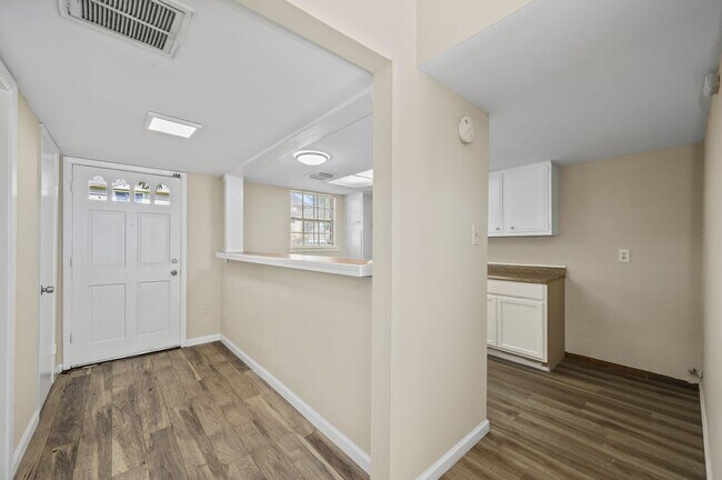 Building Photo - 7236 Crownwest St