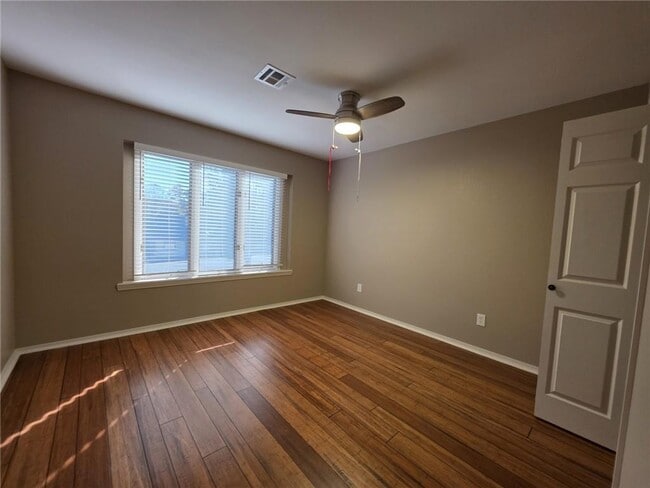 Building Photo - 29 Dunedin Dr