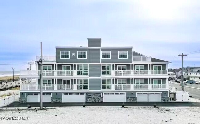 Building Photo - 1515 Ocean Terrace
