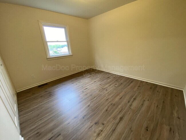 Building Photo - 809 Denton Cir