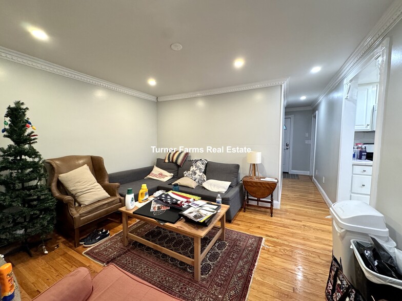 Building Photo - 83 E Brookline St