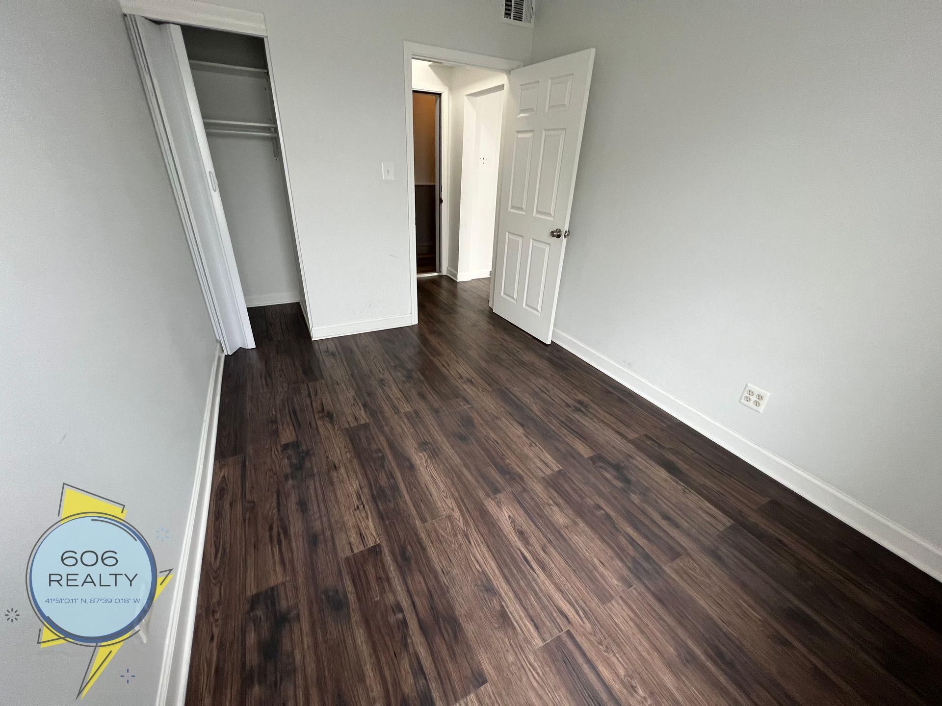 Building Photo - 3420 W Irving Park Rd