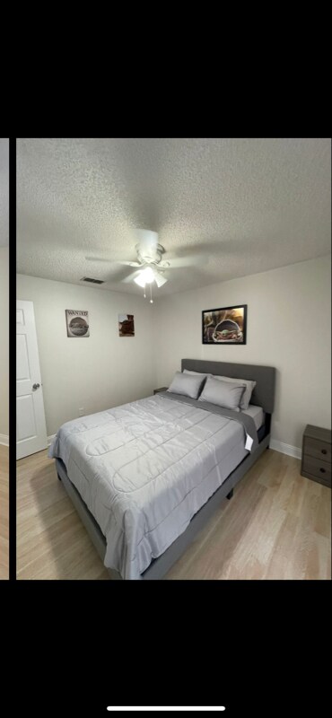 Building Photo - 413 Woodlark Dr