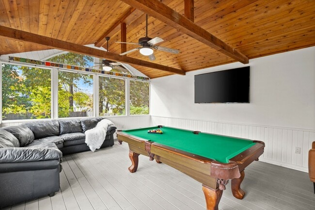 Building Photo - 1207 Romeria Dr