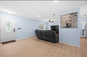 Building Photo - 8156 4th St