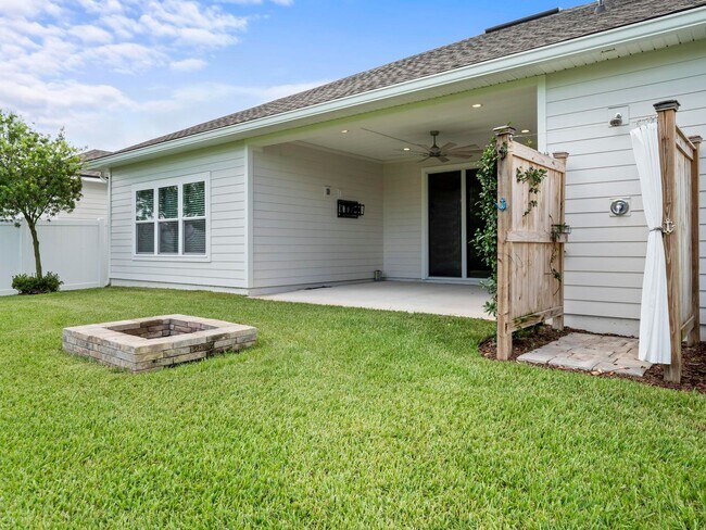 Building Photo - 4 bedroom, 3 bath home in Grand Landings G...