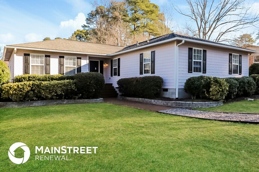 Building Photo - 3613 Cove Dr