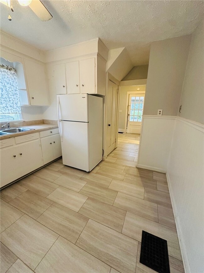 Building Photo - 511 S Lincoln Rd