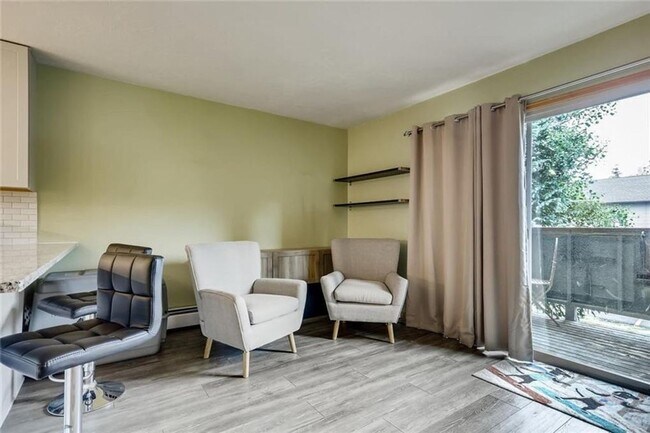 Building Photo - Long Term Rental - Dillon Valley West I205