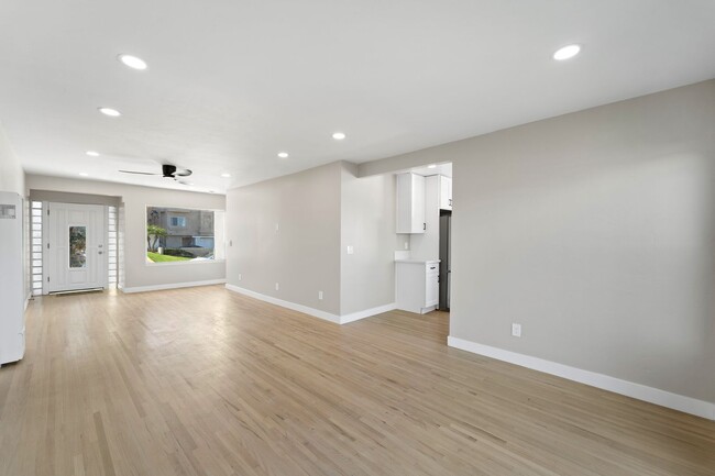 Building Photo - RECENTLY REDUCED! Beautifully Remodeled 3-...