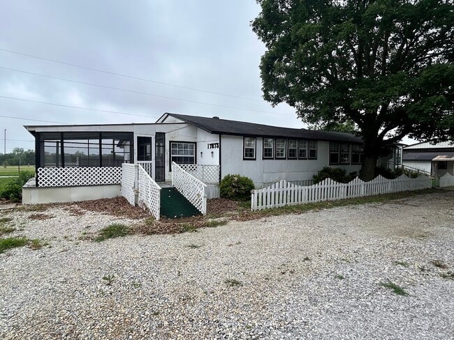 Building Photo - 17273 E Hwy 412