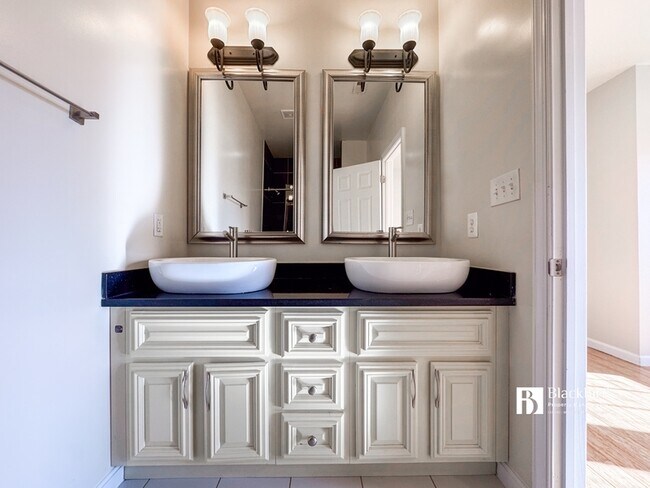 Building Photo - 5030 B St SE