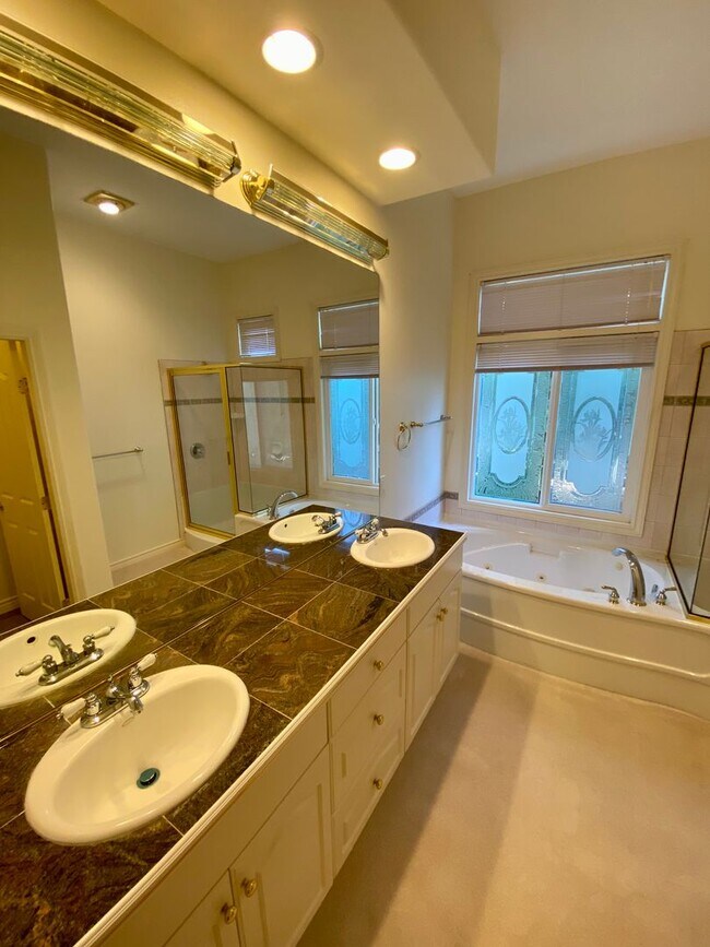 Building Photo - 8616 Blue Grouse Way
