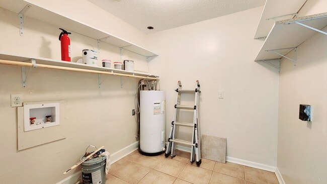 Building Photo - $500 bonus & Cozy 3 bed/1 bath home with s...
