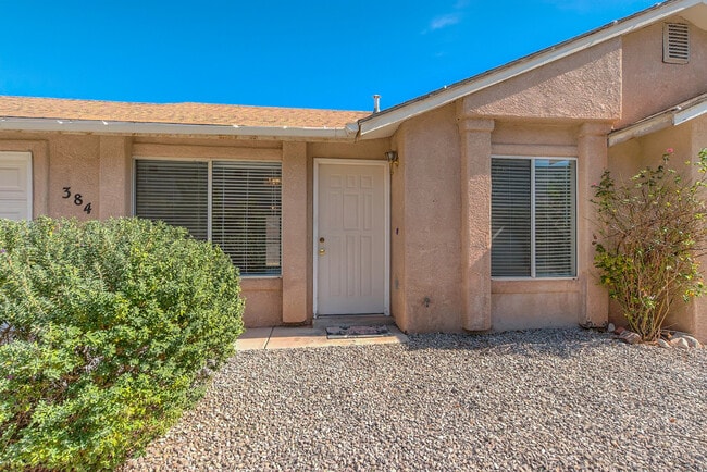 Building Photo - 3 Bedroom 2 bathroom home located near the...