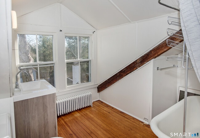 Building Photo - 1709 Newfield Ave