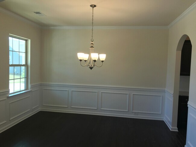 Building Photo - 1037 Bannister Rd