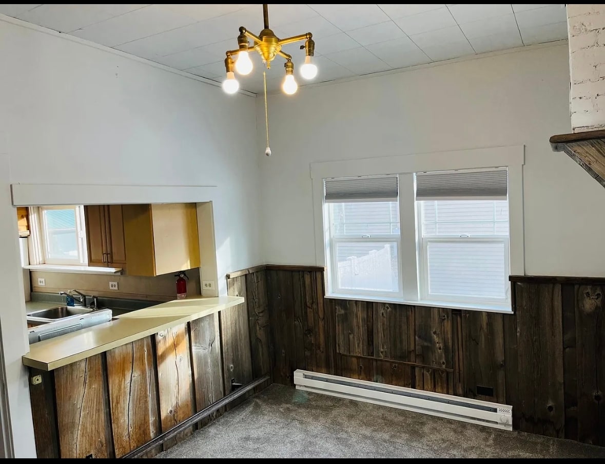 Building Photo - 555 Kalispell Ave
