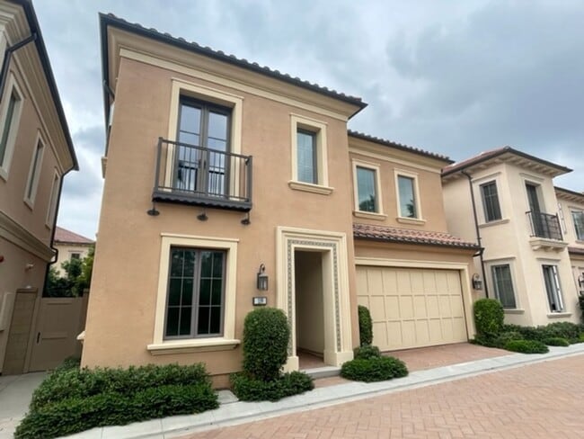 Building Photo - Newer home In Los Olivos