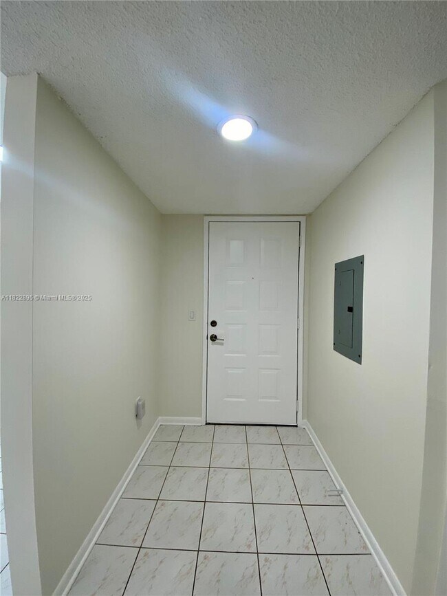 Building Photo - 1301 SW 142nd Ave