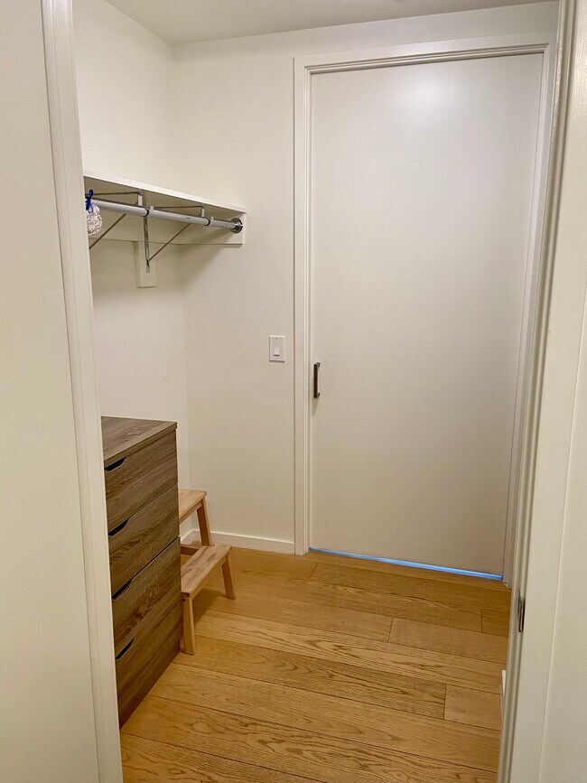 Building Photo - 889 Francisco St