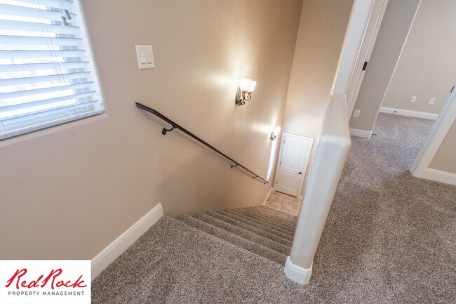 Building Photo - Modern 4 Bedroom Townhome Near Pools, Parks & Pickleball!