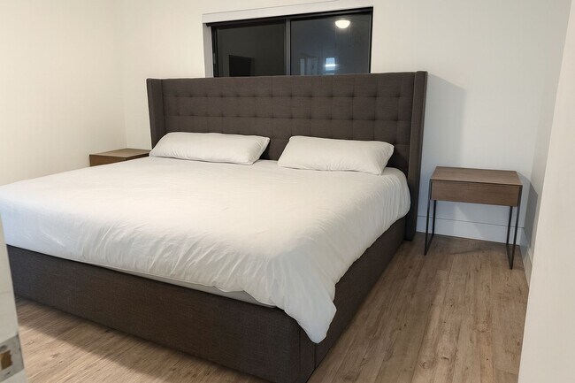 Building Photo - 4205 Hayes St