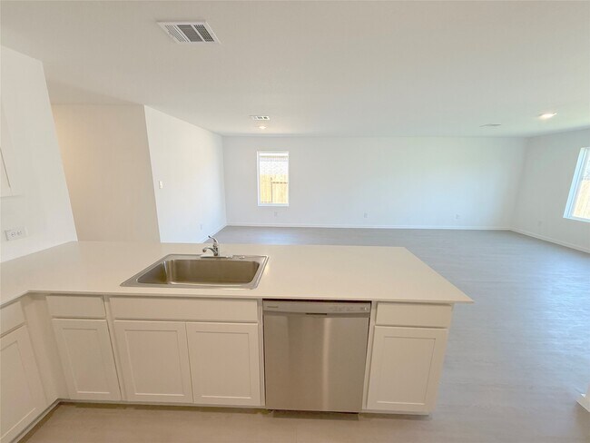 Building Photo - 505 Robin Ct