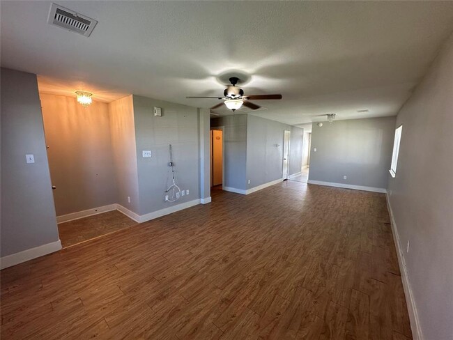 Building Photo - 1051 Grassy View Dr