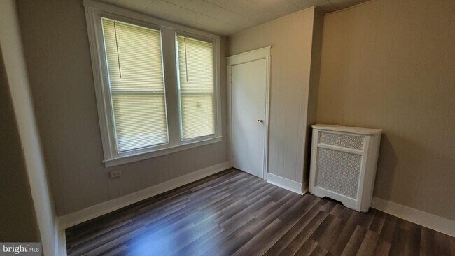 Building Photo - 3208 D St