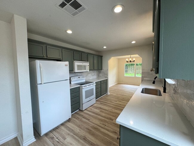 Building Photo - 3-Bedroom House for Rent in Copperas Cove