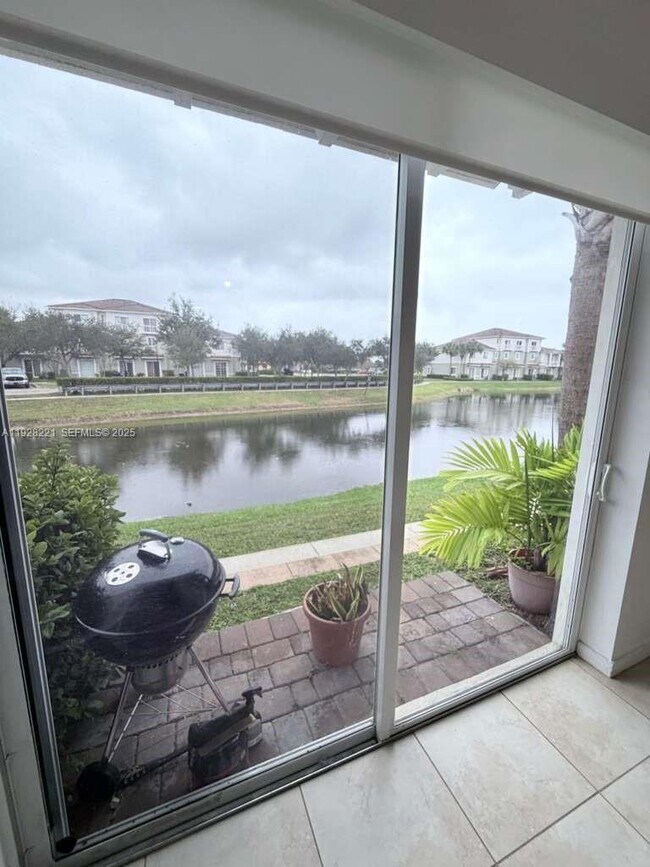 Building Photo - 2735 SW 81st Terrace