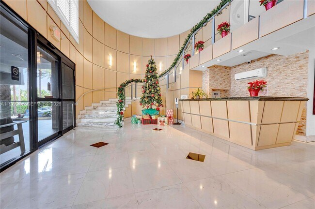 Building Photo - 6770 Indian Creek Dr