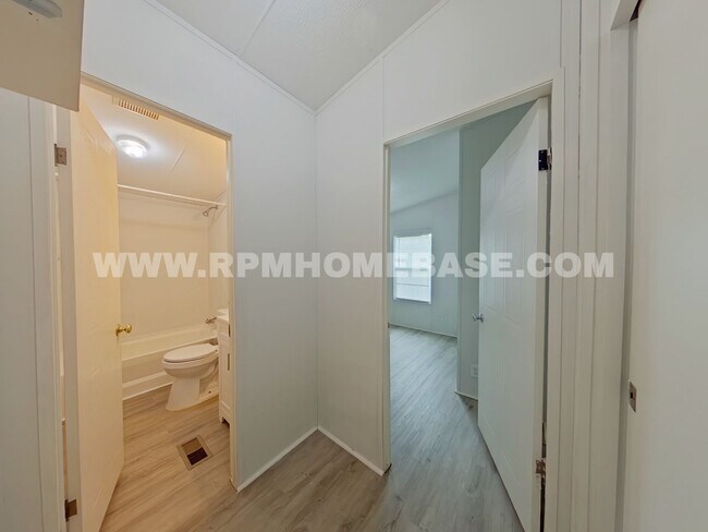 Building Photo - 3079 Cosson Cir