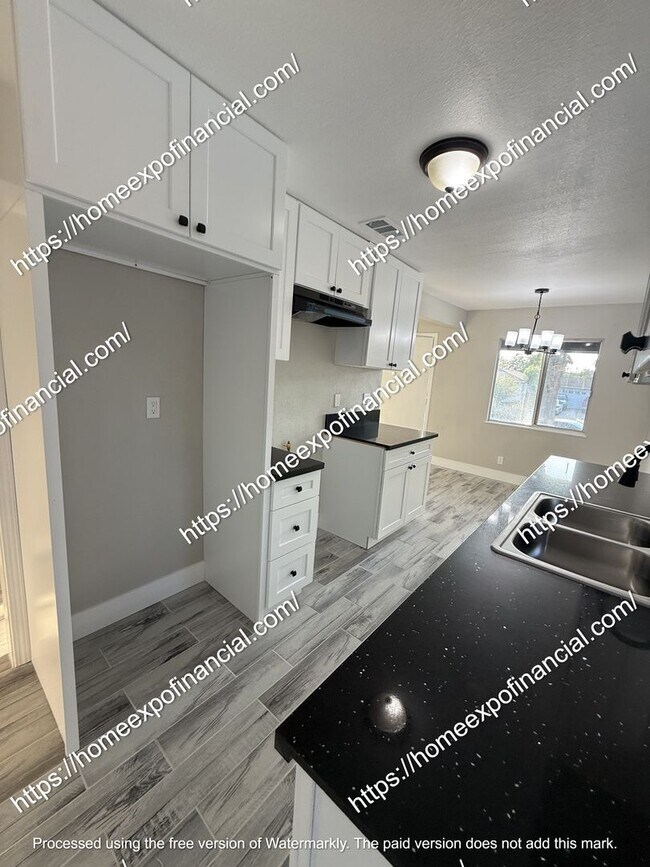 Building Photo - Nice Home For Rent