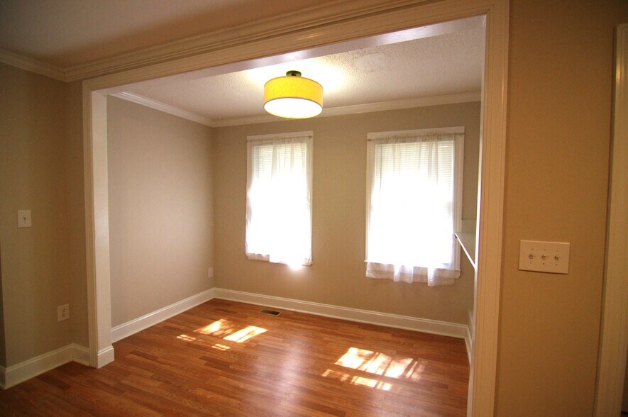 Building Photo - 524 S Confederate Ave