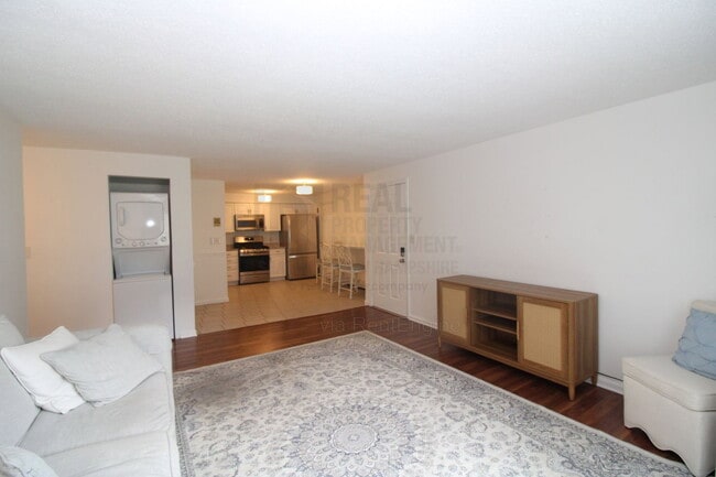 Building Photo - 50 Brookside Dr