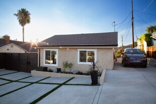 Building Photo - 831 Cambridge Dr