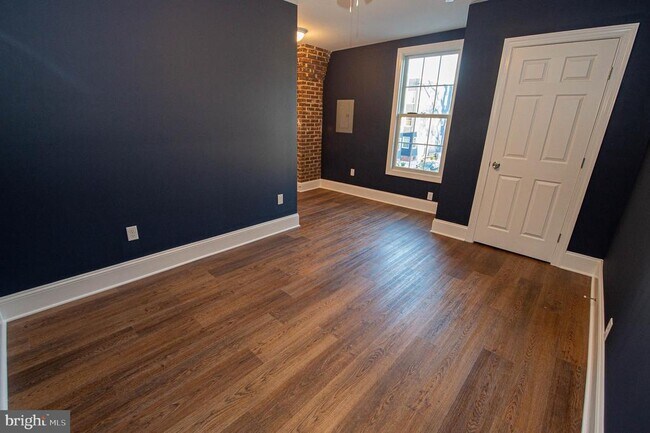 Building Photo - 106 Colonial Ct