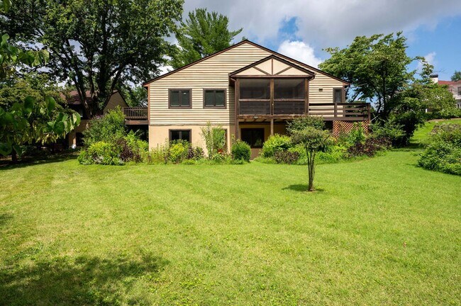 Building Photo - 1285 Branchlands Dr