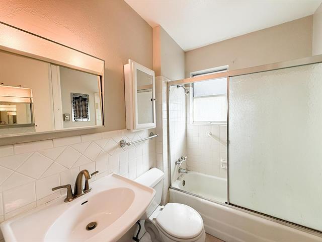 Building Photo - 1137 Haines Ave