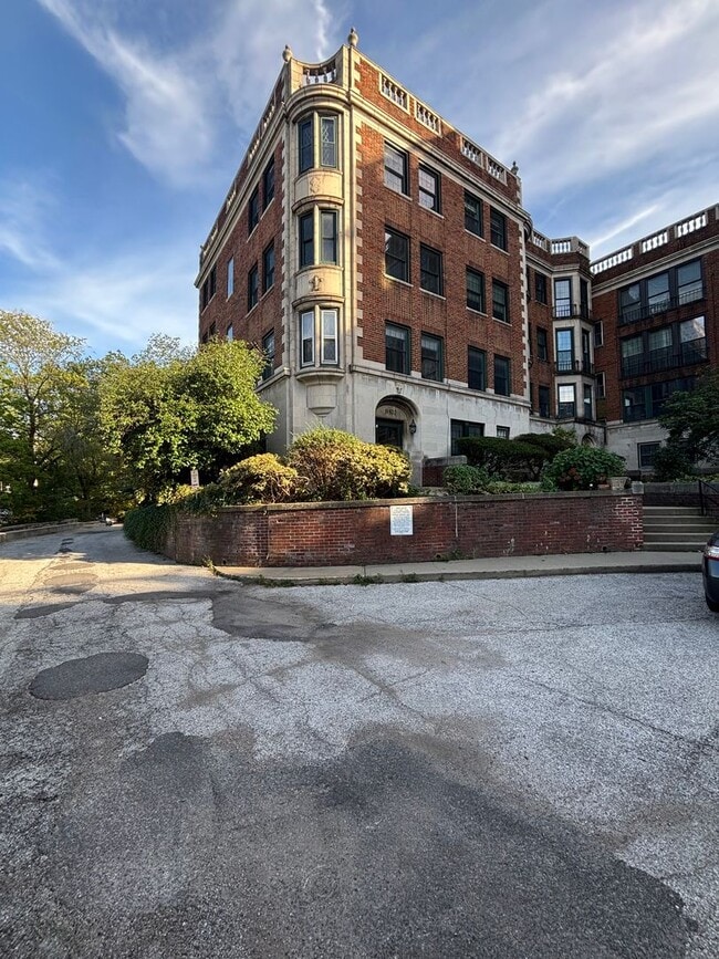 Building Photo - Vintage Beauty, Modern Living – Historic C...