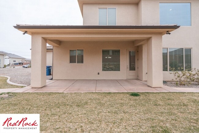 Building Photo - Pet Friendly 4 Bedroom Little Valley Home ...