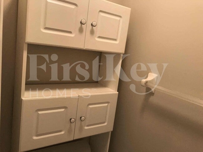 Building Photo - 18205 Apple Rd