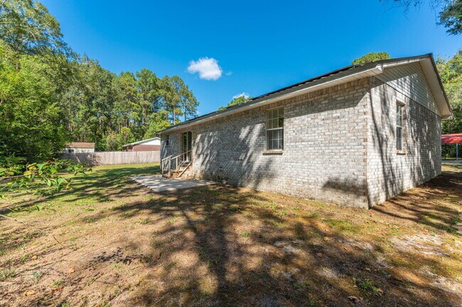 Building Photo - 624 Hill St