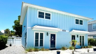 Building Photo - Walk to the Beach, North End of Amelia Island!!
