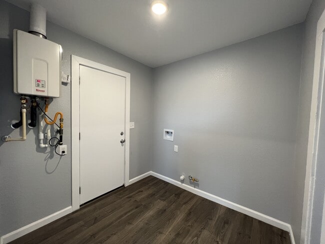 Building Photo - 28994 Rd 168