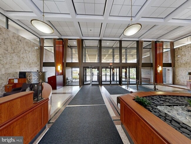 Building Photo - 5505 Seminary Rd