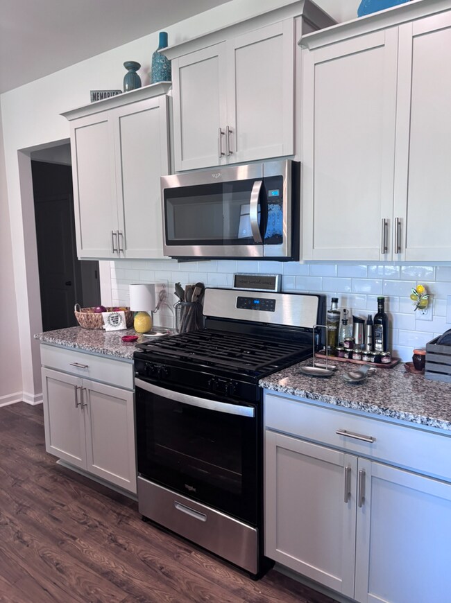 Building Photo - 325 Glass Rd